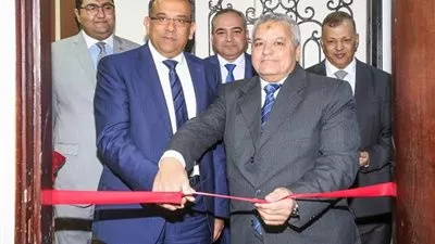 رئيس البريد يفتتح مركز خدمات 