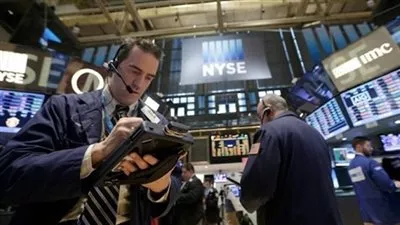 الأسهم الأمريكية تغلق متباينة مع ترقب لإجتماع 