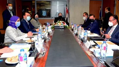 نيفين جامع: إعادة هيكلة مركز تحديث الصناعة لاستعاده دوره