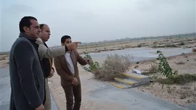 تسليم 58 مستثمرا أراضي لإقامة مشروعات صناعية في كفر الشيخ 