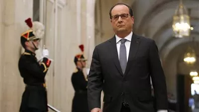 الرئيس الفرنسي أولاند يستقبل شيخ الأزهر في 