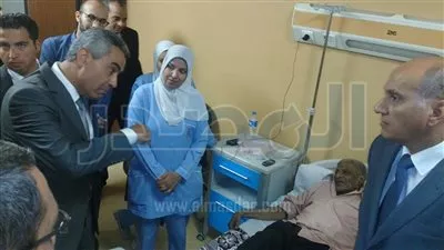  وزير النقل يتفقد مستشفى السكة الحديد ويستمع لشكوى المرضى