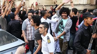 الإفراج عن 47 متهمًا بالتظاهر في جمعة الأرض مع تغريمهم 100 ألف جنيه 