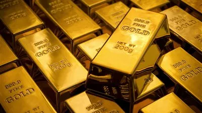 الذهب يرتفع عالميًا متأثرًا بأزمة الوظائف الأمريكية