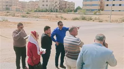 مسئولو جهاز حدائق أكتوبر يتابعون سير العمل بمنطقتي «ابني بينك 5 و7»