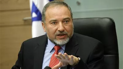 وزير إسرائيلي يعلن استقالته احتجاجًا على تعيين ليبرمان وزيرًا للدفاع 