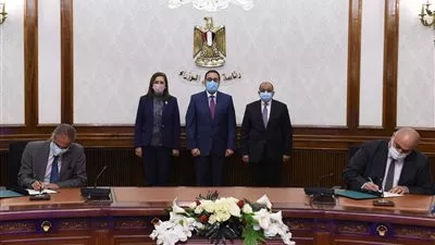 تشغيل مراكز تكنولوجية متنقلة لتقديم خدمات المحليات