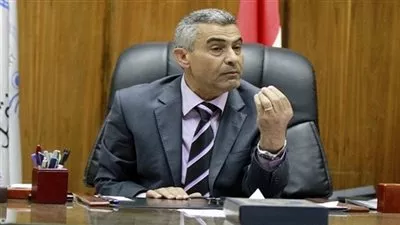 وزير النقل: سياسة الوزارة إقامة كباري أعلى مزلقانات السكة الحديد