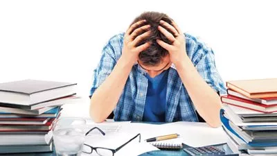 بحث جديد يكشف العلاقة بين التوتر أثناء الامتحانات والانتحار