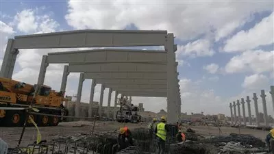 بدء تركيب الهيكل الخرساني الرئيسي لأكبر مصنع غزل في العالم بالمحلة