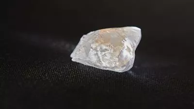 العثور على قطعة ألماس مقياسها 207 قيراط في روسيا