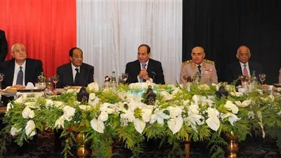 السيسى يشيد بجهود 