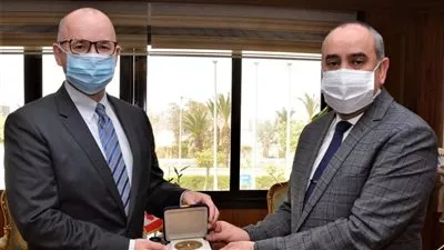 وزير الطيران يبحث مع سفير كندا سبل تعزيز التعاون المشترك