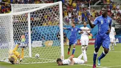 ايطاليا تتقدم على اورجواى بهدف نظيف في الشوط الأول 