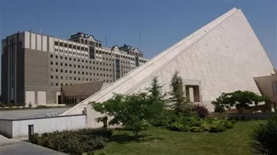 إيران.. قتلى وجرحى في هجومين على مبنى البرلمان ومرقد الخميني
