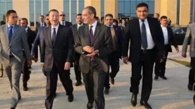 وزير الاتصالات يتفقد أعمال تشغيل المنطقة التكنولوجية فى 