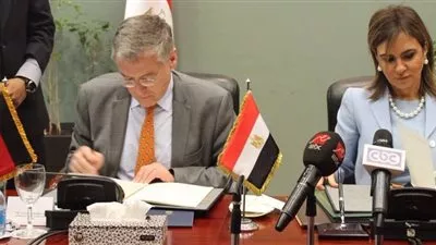 سحر نصر تُوَقّع اتفاقيتين مع سفير ألمانيا بقيمة 112 مليون يورو