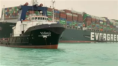 رئيس هيئة قناة السويس: لا إصابات أو وفيات أو تلوث بسبب «جنوح السفينة»