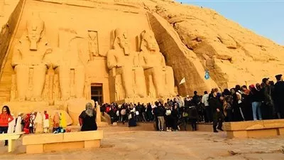 معابد مدينة أبوسمبل تستقبل 2800 سائح في أول أيام العام الجديد