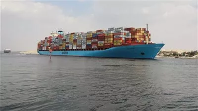 عبور 81 سفينة قناة السويس بحمولات 4.8 مليون طن