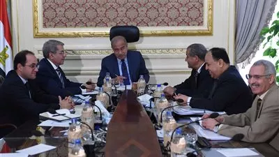 رئيس الوزراء يتابع ملف توفير الأدوية لمعهد الأورام