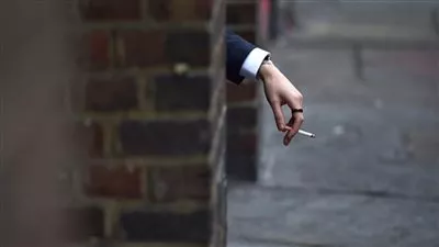 أكاديمية الصيادلة الفرنسية تحذر الشباب من تدخين 