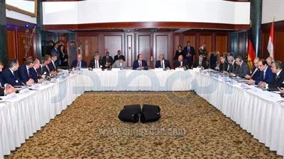 السيسي: الحكومة حريصة على تعظيم دور القطاع الخاص وزيادة معدلات النمو