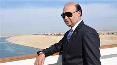 مميش: عبور 180 سفينة بحمولة 12 مليون طن لقناة السويس خلال 4 أيام