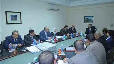 عرفات يناقش مسودة اشتراطات تنظيم خدمات النقل البري بـ«تكنولوجيا المعلومات»