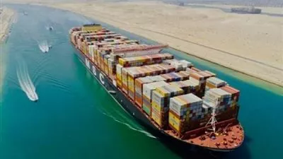 ربيع: 84 سفينة تعبر قناة السويس بحمولات 5.3 مليون طن