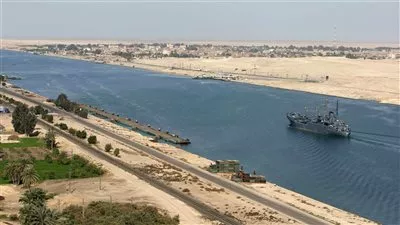عبور 51 سفينة قناة السويس بحمولات 3,5 مليون طن