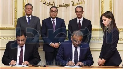 رئيس الوزراء يشهد اتفاقية حجز تذاكر القطارات عبر مكاتب البريد
