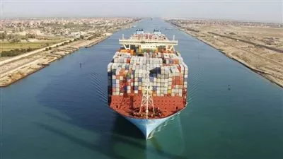 أسامة ربيع: تسجيل أعلى حمولة في تاريخ قناة السويس اليوم