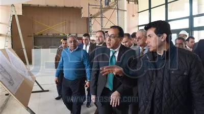 رئيس الوزراء يتفقد استاد القاهرة استعدادًا لاستقبال «أمم أفريقيا 2019»