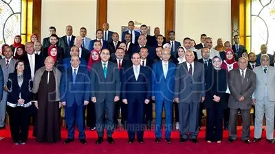 «السيسى» يوجه بإقامة مجمع مميكن يضم مقرات المصالح الحكومية بـ«الوادي الجديد»