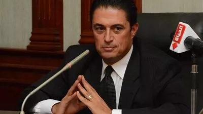 محافظ الإسكندرية السابق يحيل قرار تعديل تنظيم الشوارع بطريق برج العرب إلى اللجنة المختصة