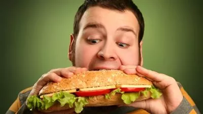 نوبات الأكل المنتظمة تنذر باضطراب نهم الطعام! 