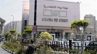 استمرار إغلاق بوغازي الإسكندرية والدخيلة لسوء الأحوال الجوية