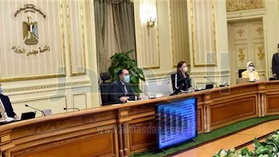 مدبولي يطالب الجهات الحكومية الاستفادة من إمكانات مجمع الإصدارات الذكية والمؤمنة