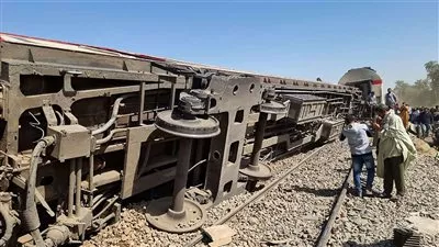 خروج قطار «القاهرة - المنصورة» عن القضبان بمدينة طوخ