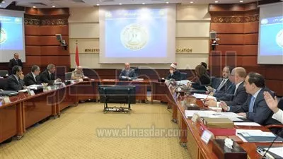 شريف إسماعيل يلتقي وزير البترول لمتابعة ملفات القطاع