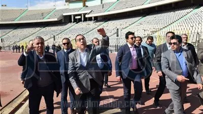 رئيس الوزراء يتفقد أعمال تطوير استاد القاهرة استعدادا لـ«أمم أفريقيا»