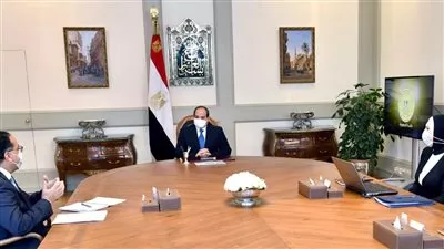 السيسي يوجه بتعزيز نشاط جهاز تنمية المشروعات المتوسطة والصغيرة