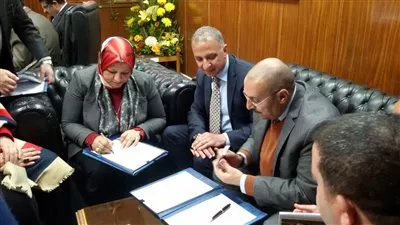 «المصرية للكهرباء» توقع عقدي توريد كابلات بـ295 مليون جنيه
