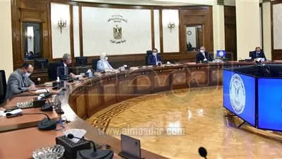 رئيس الوزراء يتابع جهود توفير لقاحات «كورونا» للمواطنين