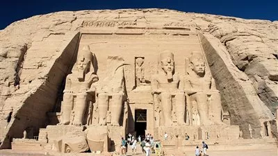 الإحصاء: 54% انخفاضًا في أعداد السائحين خلال أبريل الماضي
