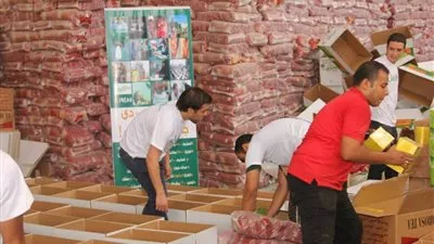 توزيع 400 كرتونة مساعدات رمضانية للأسر الأولى بالرعاية في الفيوم