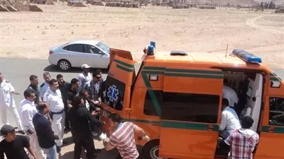 مصرع طفلين وإصابة 41 آخرين في انقلاب أتوبيس بمطروح