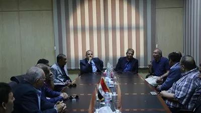 وزير الشباب والرياضة يناقش أوضاع أندية الإسكندرية