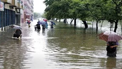مقتل 16 شخصا بسبب فيضانات 